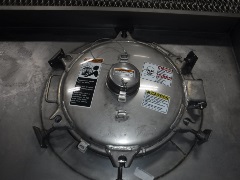 Manhole assembly of Wabash bolster-style food grade tank for bulk liquid transport
